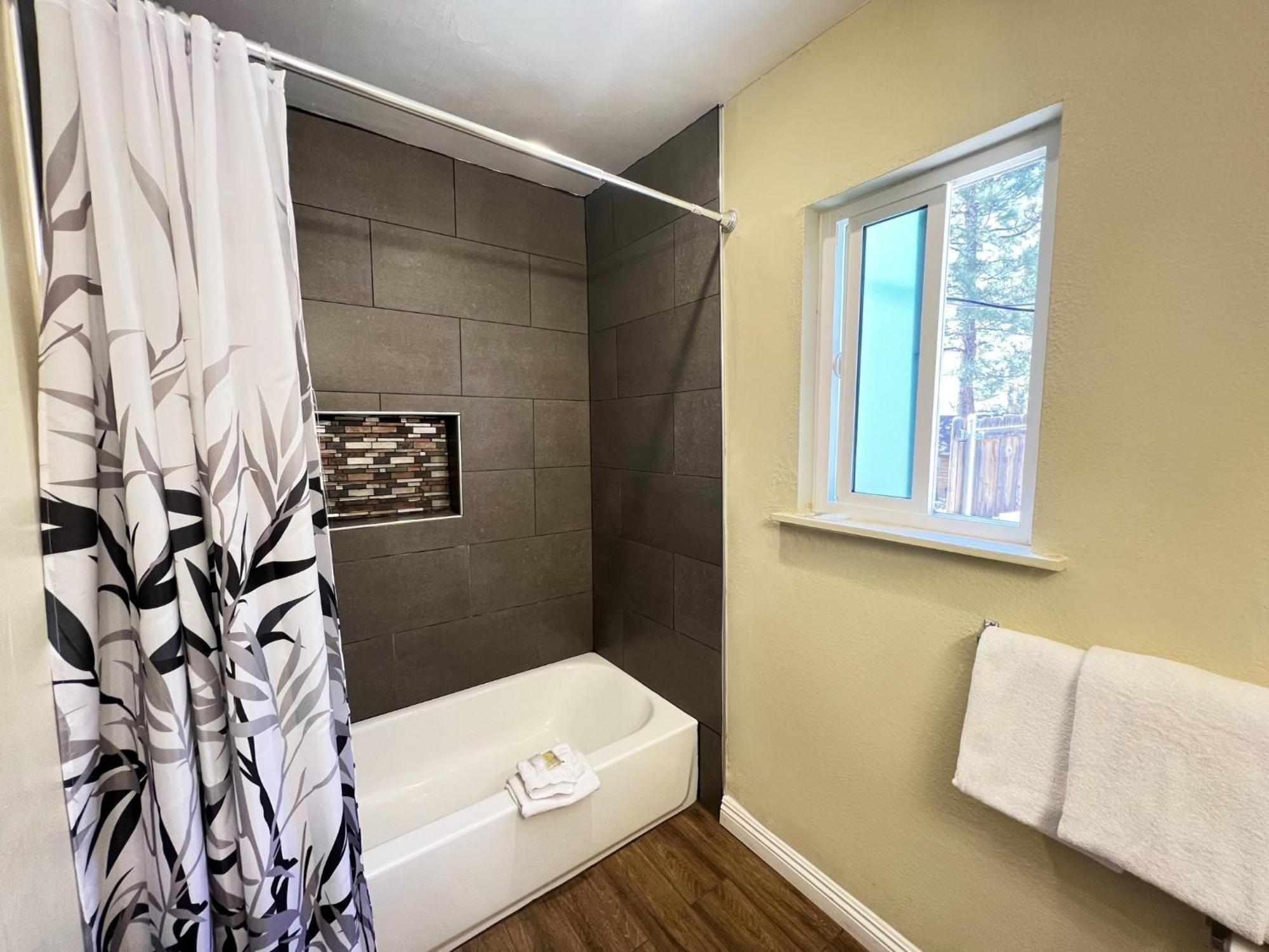 Omeo Suites Big Bear Біг-Бер-Лейк Номер фото